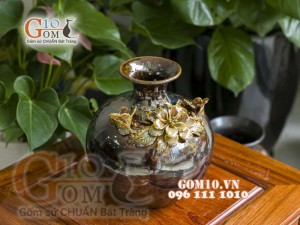 Bình hút lộc men hỏa biến đắp nổi cánh hoa vàng, cao 24cm