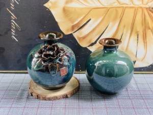 Bình hút lộc men hỏa biến ngọc bích đắp nổi hoa cao 18cm