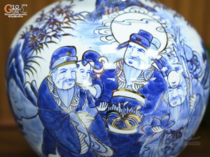 Bình hút lộc men lam cổ cảnh Phúc Lộc Thọ vẽ vàng, cao 25cm