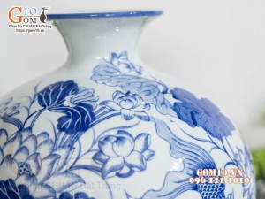 Bình hút lộc men lam cổ vẽ Cá chép Liên hoa, cao 35cm