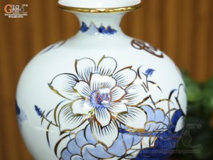 Bình hút lộc men lam cổ vẽ hoa Sen chữ Phúc vẽ vàng, cao 22cm