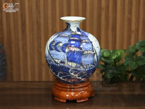 Bình hút lộc men lam cổ vẽ Thuận Buồm Xuôi Gió vẽ vàng, cao 22cm