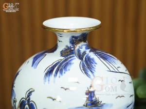 Bình hút lộc men lam cổ vẽ Thuận Buồm Xuôi Gió vẽ vàng, cao 22cm