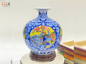 Bình hút lộc men lam nền băng vẽ Tứ Cảnh, cao 25cm