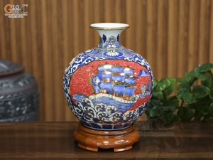 Bình hút lộc men lam nền đỏ vẽ Thuận Buồm Xuôi Gió vẽ vàng, cao 25cm