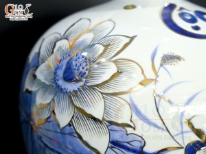 Bình hút lộc men lam vẽ chữ Lộc hoa Sen Phú Quý, vẽ vàng 24k, cao 30cm