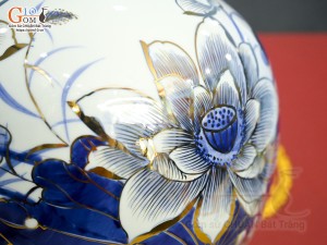 Bình hút lộc men lam vẽ chữ Lộc hoa Sen Phú Quý, vẽ vàng 24k, cao 30cm
