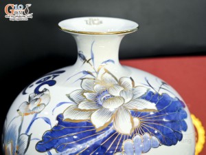 Bình hút lộc men lam vẽ chữ Lộc hoa Sen Phú Quý, vẽ vàng 24k, cao 30cm