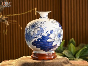 Bình hút lộc men lam vẽ hoa Sen, cao 33cm