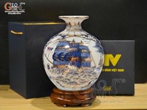 Bình hút lộc men lam vẽ Mã Đáo Thành Công - Thuận Buồm Xuôi Gió vẽ vàng 24k in logo VTV, cao 22cm