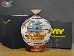 Bình hút lộc men lam vẽ màu cảnh Thuận Buồm Xuôi Gió vẽ vàng 24k in logo VTV, cao 35cm