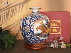 Bình hút lộc men lam vẽ màu Thuận Buồm Xuôi Gió - Mã Đáo Thành Công vẽ vàng 24k, cao 35cm