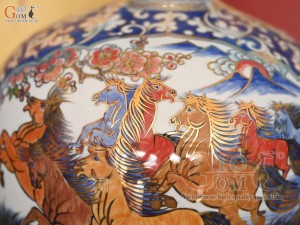 Bình hút lộc men lam vẽ màu Thuận Buồm Xuôi Gió - Mã Đáo Thành Công vẽ vàng 24k, cao 35cm