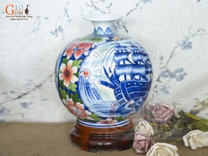 Bình hút lộc men lam vẽ Nhị cảnh viền hoa, cao 25cm