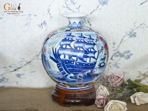 Bình hút lộc men lam vẽ Nhị cảnh viền hoa, cao 25cm