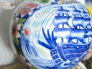 Bình hút lộc men lam vẽ Nhị cảnh viền hoa, cao 25cm