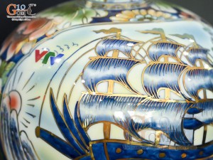 Bình hút lộc men lam vẽ Nhị cảnh viền hoa vẽ vàng 24k in logo VTV, cao 25cm