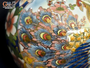 Bình hút lộc men lam vẽ Nhị cảnh viền hoa vẽ vàng 24k in logo VTV, cao 25cm