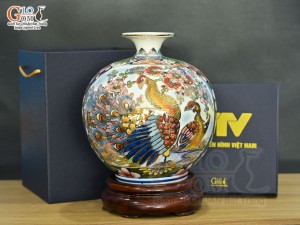 Bình hút lộc men lam vẽ Nhị cảnh viền hoa vẽ vàng 24k in logo VTV8, cao 25cm