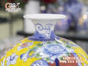 Bình hút lộc men màu, cảnh Lộc Hạc Phú Quý, nền vàng cao 30cm