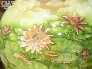 Bình hút lộc men màu cảnh Sen Tài Lộc vẽ vàng 24k, cao 35cm