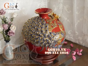 Bình hút lộc men màu đắp nổi Công Đào vẽ vàng 24k, cao 30cm