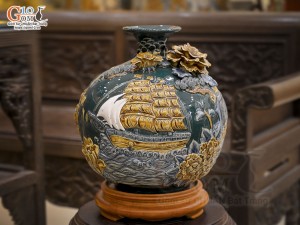 Bình hút lộc men màu đắp nổi Thuận Buồm Xuôi Gió, nền xanh lục bảo cao 38cm