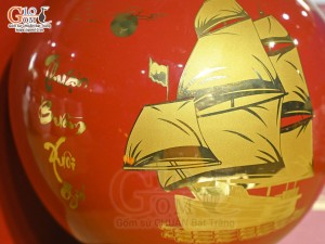 Bình hút lộc men màu đỏ cảnh Thuận Buồm Xuôi Gió vàng kim, cao 26cm