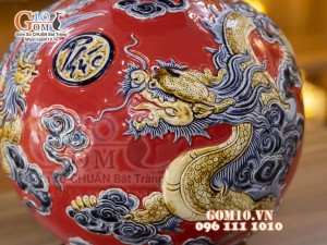Bình hút lộc men màu đỏ đắp nổi Long Phụng, cao 36cm