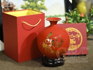 Bình hút lộc men màu đỏ họa tiết chữ Lộc vàng kim, cao 18cm