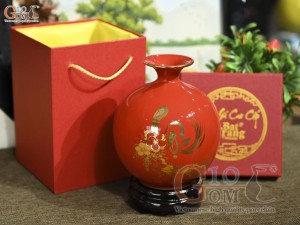 Bình hút lộc men màu đỏ họa tiết chữ Lộc vàng kim, cao 18cm
