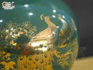 Bình hút lộc men màu, họa tiết Chim Công Tài Lộc, kẻ chỉ vàng kim, cao 18cm