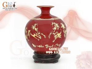 Bình hút lộc men màu, nền đỏ, vẽ vàng kim Mã đáo Thành công, cao 30cm