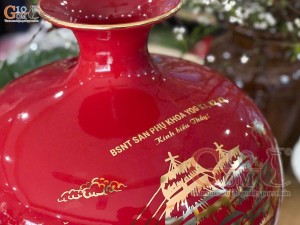 Bình hút lộc men màu, nền đỏ, vẽ vàng kim Thuận buồm Xuôi gió in logo, cao 35cm