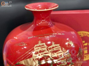 Bình hút lộc men màu, nền đỏ, vẽ vàng kim Thuận buồm Xuôi gió in logo, cao 35cm