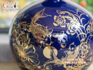 Bình hút lộc men màu, nền tím, họa tiết Cá chép Liên hoa - Niên Niên Hữu Dư vàng kim, cao 30cm