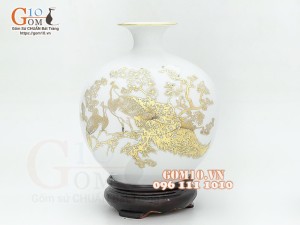 Bình hút lộc men màu, nền trắng, vẽ vàng kim họa tiết Công đào, cao 27cm