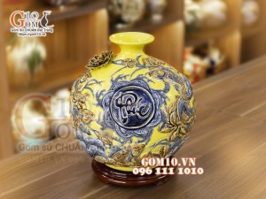 Bình hút lộc men màu, nền vàng đắp nổi Phú Quý Tài Lộc, cao 36cm