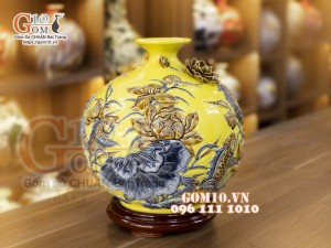 Bình hút lộc men màu, nền vàng đắp nổi Phú Quý Tài Lộc, cao 36cm