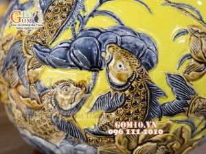 Bình hút lộc men màu, nền vàng đắp nổi Phú Quý Tài Lộc, cao 36cm