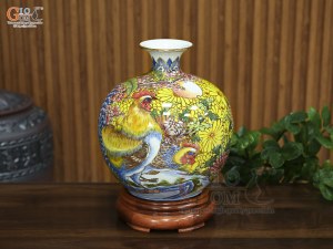 Bình hút lộc men màu nền vàng vẽ Kim Kê Đại Cát vẽ vàng, cao 30cm