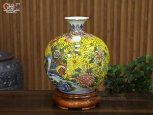 Bình hút lộc men màu nền vàng vẽ Kim Kê Đại Cát vẽ vàng, cao 30cm