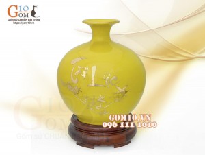 Bình hút lộc men màu, nền vàng, vẽ vàng kim họa tiết Công đào, cao 18cm