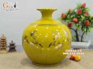 Bình hút lộc men màu, nền vàng, vẽ vàng kim Mã Đáo Thành Công, cao 22cm