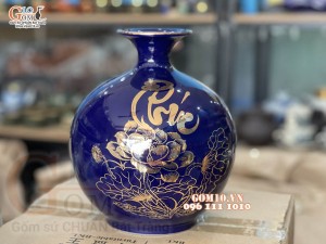 Bình hút lộc men màu, nền xanh, kẻ chỉ vàng kim hoạ tiết chữ Phúc Lộc, cao 18cm