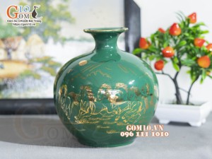Bình hút lộc men màu, nền xanh lục, họa tiết Mã đáo Thành công vàng kim, cao 27cm