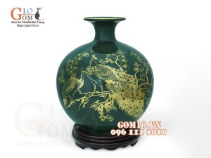 Bình hút lộc men màu, nền xanh lục, vẽ vàng kim họa tiết Công đào, cao 18cm