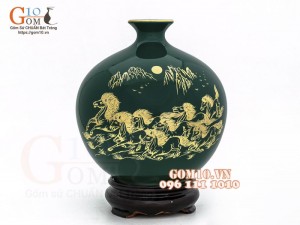 Bình hút lộc men màu, nền xanh lục, vẽ vàng kim Mã đáo Thành công, cao 27cm