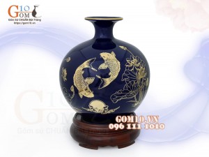 Bình hút lộc men màu, nền xanh, vẽ vàng kim Cá chép Liên hoa, cao 30cm