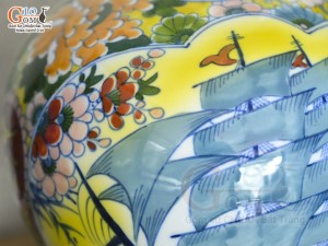 Bình hút lộc men màu Nhị cảnh Tài Lộc nền vàng, cao 23cm